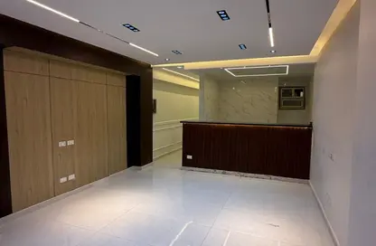 شقة - 3 غرف نوم - 2 حمامات للبيع في شارع عبد السلام امين - الحي الثاني - مدينة 6 أكتوبر - الجيزة