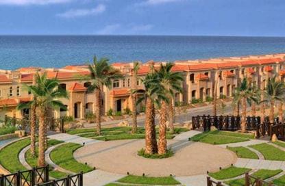فيلا - 5 غرف نوم - 4 حمامات للبيع في تلال السخنة - العين السخنة - السويس