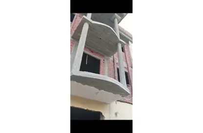 بناية كاملة - 6 غرف نوم - 3 حمامات للبيع في حدائق اكتوبر - مدينة 6 أكتوبر - الجيزة