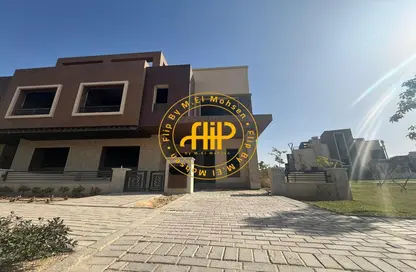 تاون هاوس - 3 غرف نوم - 5 حمامات للبيع في نيو جيزة - طريق مصر اسكندرية الصحراوي - مدينة 6 أكتوبر - الجيزة