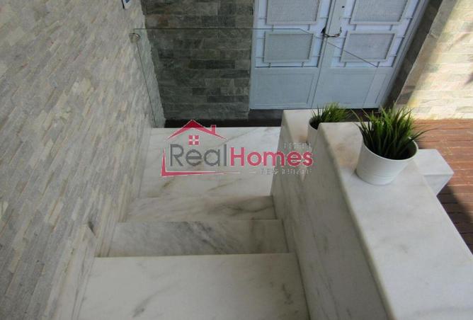 8184640 - Property Image 2