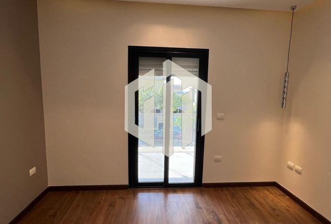 8213800 - Property Image 2