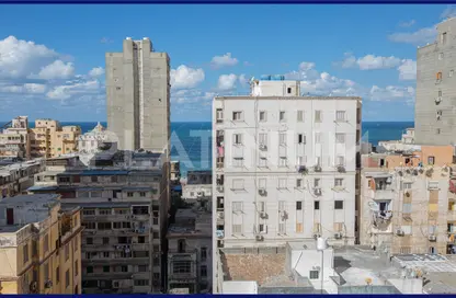 شقة - 3 غرف نوم - 2 حمامات للبيع في شارع طيبه - سبورتنج - حي شرق - الاسكندرية