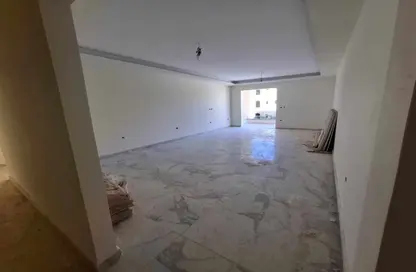 Apartment - 4 Bedrooms - 3 Bathrooms for sale in Al Narges 2 - Al Narges - New Cairo City - Cairo