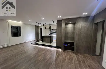 Apartment - 3 Bedrooms - 3 Bathrooms for sale in Eastown - 5th Settlement Compounds - The 5th Settlement - New Cairo City - Cairo