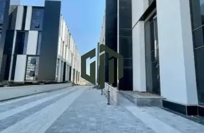Whole Building - Studio - 1 Bathroom for sale in Hyde Park - 5th Settlement Compounds - The 5th Settlement - New Cairo City - Cairo