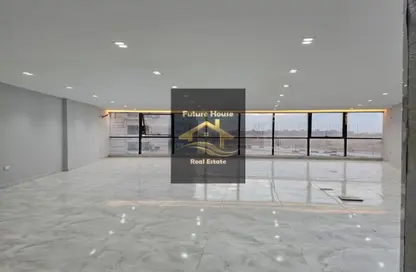 Office Space - Studio - 2 Bathrooms for rent in Rayhanah Plaza - Zahraa El Maadi - Hay El Maadi - Cairo