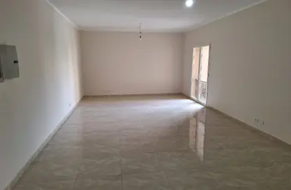 Apartment - 3 Bedrooms - 3 Bathrooms for rent in Garden Residence - Hyde Park - New Cairo City - Cairo