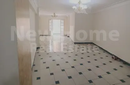 Apartment - 2 Bedrooms - 2 Bathrooms for rent in Al Geish Road - Azarita - Hay Wasat - Alexandria
