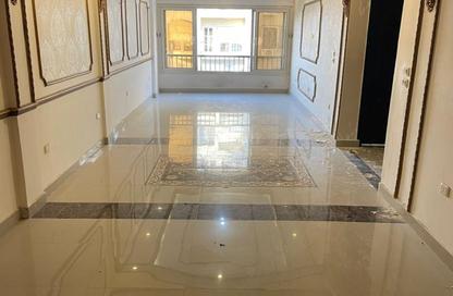 Apartment - 2 Bedrooms - 1 Bathroom for rent in Street 276 - New Maadi - Hay El Maadi - Cairo