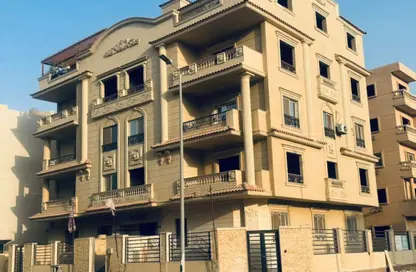 Apartment - 3 Bedrooms - 2 Bathrooms for sale in Al Andalus District - New Cairo City - Cairo