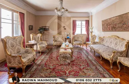 شقة - 4 غرف نوم - 2 حمامات للبيع في شارع الدكتور بارودي - سيدي جابر - حي شرق - الاسكندرية