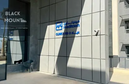 عيادة - استوديو - 2 حمامات للايجار في نيو جيزة - طريق مصر اسكندرية الصحراوي - مدينة 6 أكتوبر - الجيزة