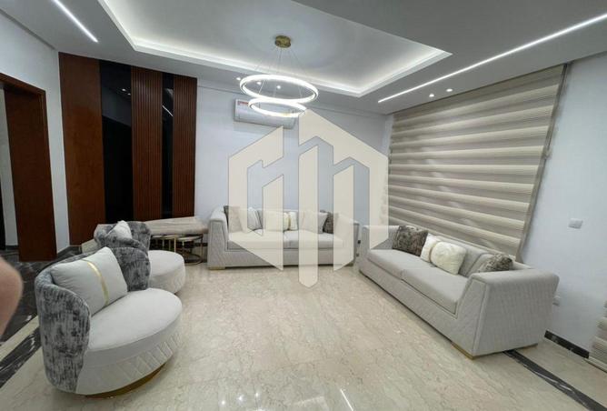 8243136 - Property Main Image