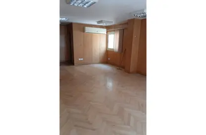شقة - 3 غرف نوم - 3 حمامات للبيع في شارع دجله - المهندسين - الجيزة