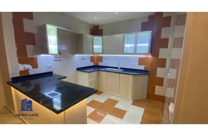Apartment - 3 Bedrooms - 2 Bathrooms for rent in Street 100   Al Fairouz St. - 10th District - Sheikh Zayed City - Giza