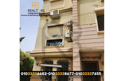 تاون هاوس - 7 غرف نوم - 3 حمامات للبيع في حي الاشجار - طريق الواحات - مدينة 6 أكتوبر - الجيزة