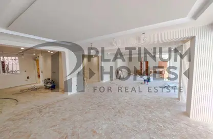 Apartment - 4 Bedrooms - 3 Bathrooms for sale in Khaleel Al Khayat Basha St. - Kafr Abdo - Roushdy - Hay Sharq - Alexandria
