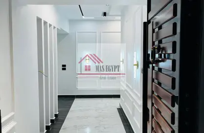 Office Space - Studio - 4 Bathrooms for sale in Mostafa Mahmoud Square - Mohandessin - Giza