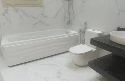 Apartment - 3 Bedrooms - 2 Bathrooms for rent in Al Mansoura - Al Daqahlya
