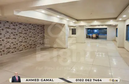 محل تجاري - استوديو - 1 حمام للبيع في شارع الاقبال - لوران - حي شرق - الاسكندرية