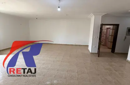 Apartment - 3 Bedrooms - 2 Bathrooms for rent in Mohammed Farid Axis - District 4 - The 5th Settlement - New Cairo City - Cairo
