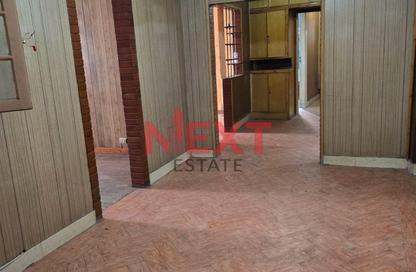 Apartment - 4 Bedrooms - 1 Bathroom for rent in Mostafa Kamel St. - Abu Qir - Hay Than El Montazah - Alexandria