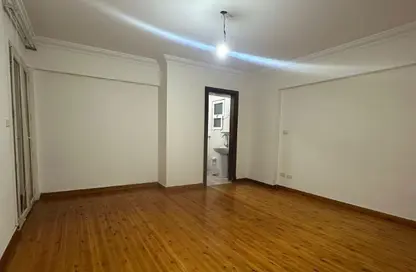 شقة - 3 غرف نوم - 2 حمامات للايجار في شارع عمر بن الخطاب - الماظة - مصر الجديدة - القاهرة