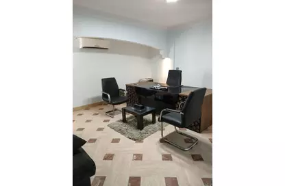 Apartment - 5 Bedrooms - 3 Bathrooms for sale in Nasr City - Cairo