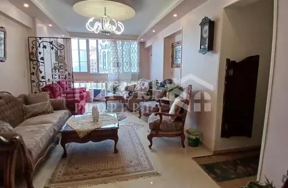 Apartment - 3 Bedrooms - 2 Bathrooms for sale in Abd Al Latif Al Soufani St. - Sidi Gaber - Hay Sharq - Alexandria