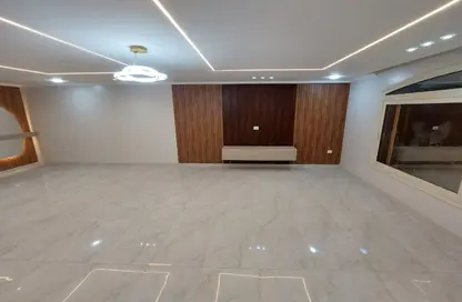 Apartment - 3 Bedrooms - 2 Bathrooms for sale in Mohandessin - Giza Apartment - 3 Bedrooms - 2 Bathrooms for sale in Mohandessin - Giza