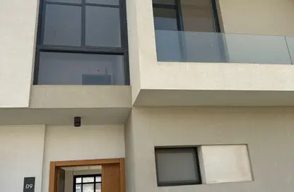 منزل مزدوج - 5 غرف نوم - 5 حمامات للبيع في كمبوند البروج - كمبوندات الشروق - مدينة الشروق - القاهرة