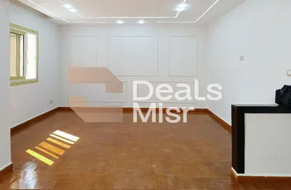 Apartment - 3 Bedrooms - 2 Bathrooms for sale in Iskandar Ibrahim St. - Miami - Hay Awal El Montazah - Alexandria
