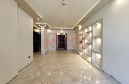 Apartment - 2 Bedrooms - 1 Bathroom for sale in Kafr Abdo - Roushdy - Hay Sharq - Alexandria
