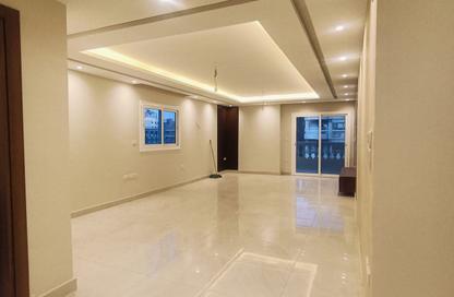 Apartment - 3 Bedrooms - 3 Bathrooms for sale in Moez Al Dawla St. - 6th Zone - Nasr City - Cairo