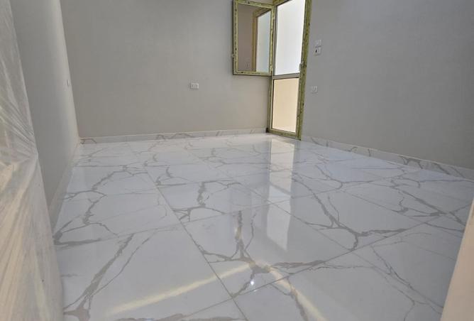 8323387 - Property Image 2