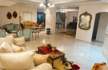 Apartment - 4 Bedrooms - 4 Bathrooms for sale in Makkah Al Mokarama St. - West Somid - 6 October City - Giza