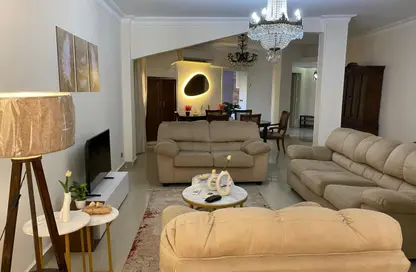 شقة - 2 غرف نوم - 2 حمامات للايجار في شارع شجرة الدر - الزمالك - القاهرة شقة - 2 غرف نوم - 2 حمامات للايجار في شارع شجرة الدر - الزمالك - القاهرة