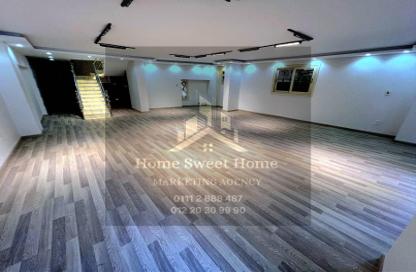 Duplex - 3 Bedrooms - 2 Bathrooms for sale in Al Hegaz St. - El Mahkama Square - Heliopolis - Masr El Gedida - Cairo