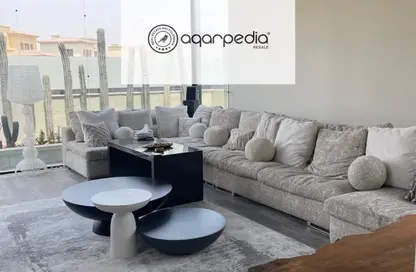 منزل مزدوج - 4 غرف نوم - 5 حمامات للبيع في ليفانا - اب تاون كايرو - المقطم - القاهرة