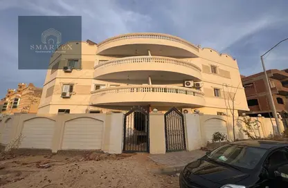 شقة - 3 غرف نوم - 2 حمامات للبيع في المجاورة ب - الحي الثاني غرب - مدينة الشروق - القاهرة