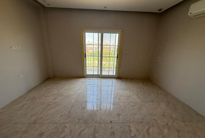 8418090 - Property Image 3