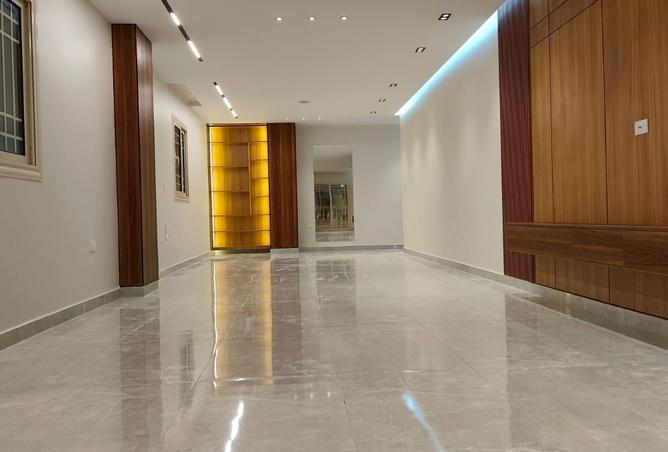 8489942 - Property Image 2