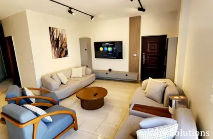 Roof - 3 Bedrooms - 2 Bathrooms for sale in District 5 - The 5th Settlement - New Cairo City - Cairo