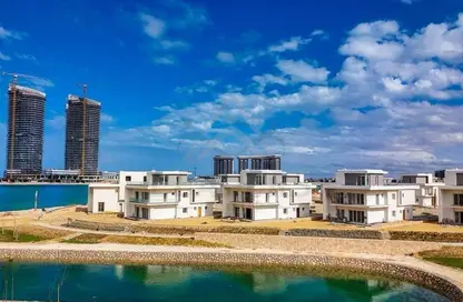 فيلا - 6 غرف نوم - 5 حمامات للبيع في مازيرين - مدينة العلمين الجديدة - العلمين - الساحل الشمالي