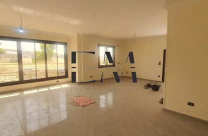 Office Space - Studio - 4 Bathrooms for rent in South Lotus - El Lotus - New Cairo City - Cairo