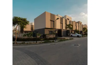 منزل مزدوج - 4 غرف نوم - 3 حمامات للبيع في كمبوند البروج - كمبوندات الشروق - مدينة الشروق - القاهرة