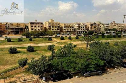 Apartment - 3 Bedrooms - 4 Bathrooms for sale in Al Narges 1 - Al Narges - New Cairo City - Cairo