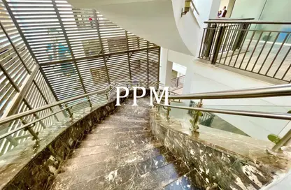 مساحات مكتبية - استوديو - 3 حمامات للبيع في شارع الشويفات - الحي الاول - التجمع الخامس - مدينة القاهرة الجديدة - القاهرة