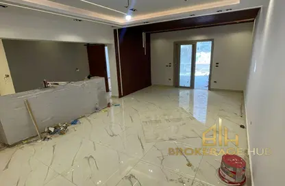 شقة - 2 غرف نوم - 2 حمامات للبيع في جاليريا  مون فالى - المستثمرين الجنوبية - مدينة القاهرة الجديدة - القاهرة